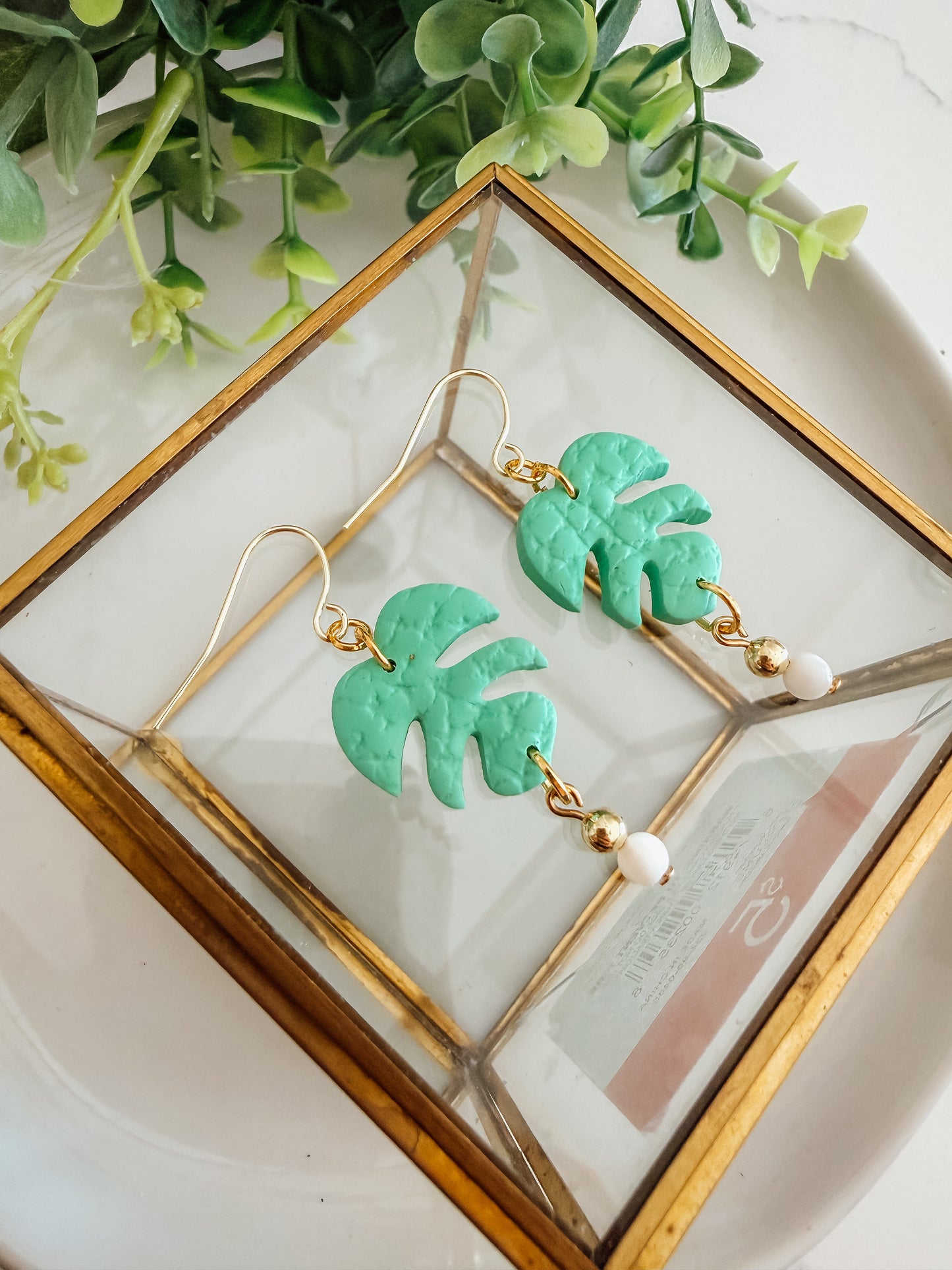 Tropical leaf Dangle