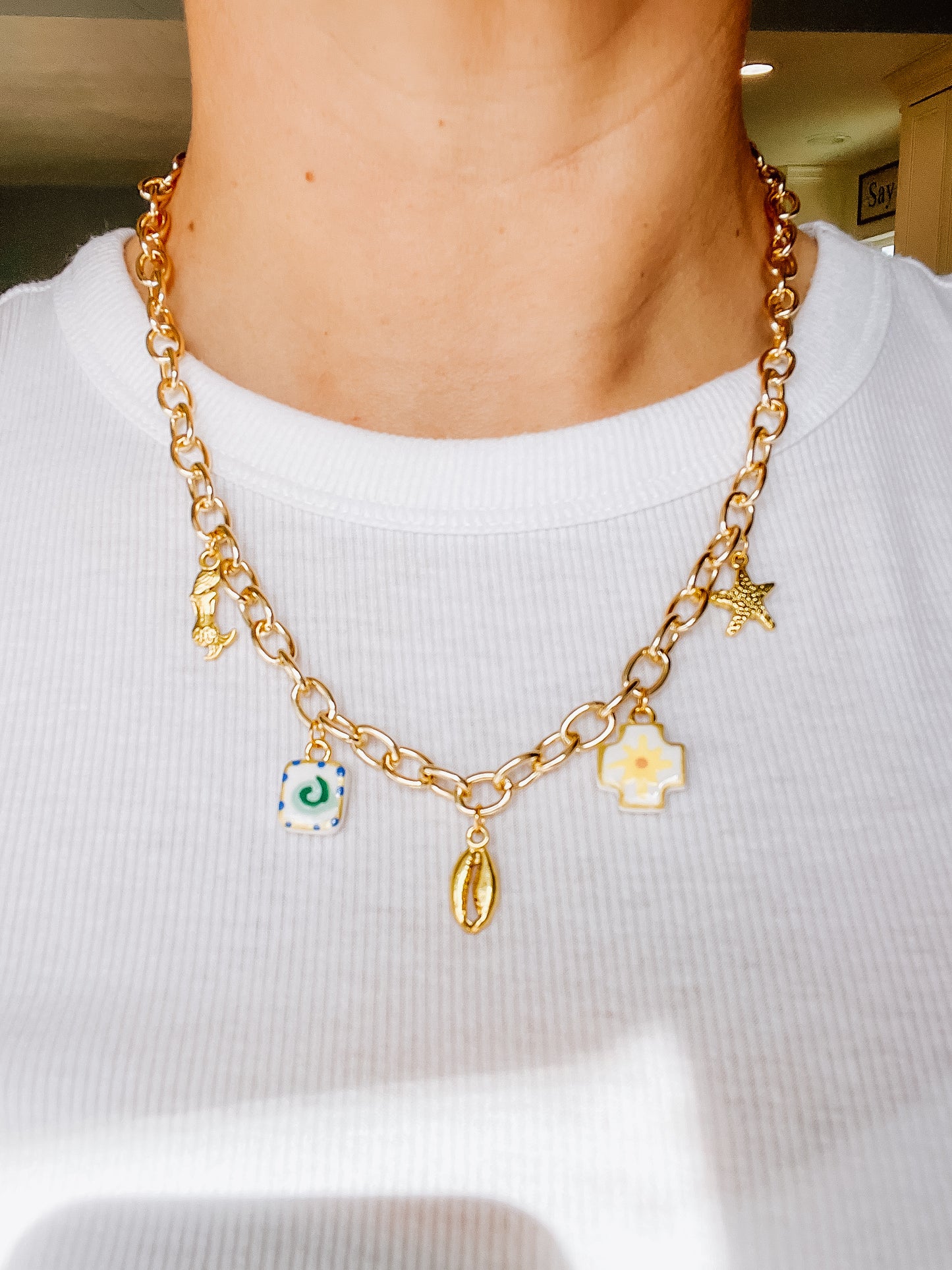 Shell large chain charm necklace